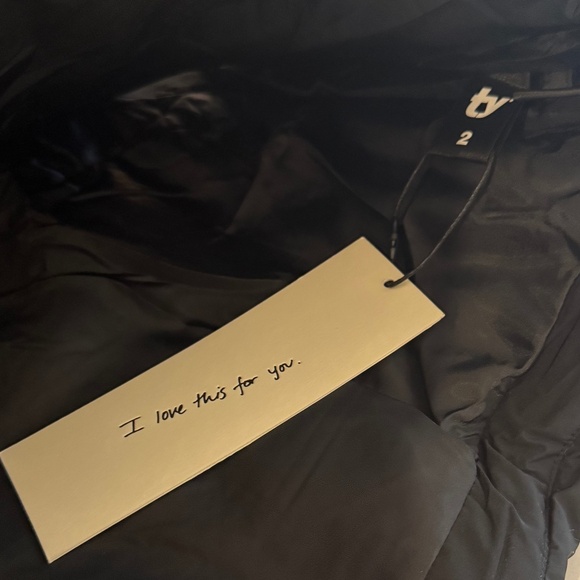 ThirtyYears Puffer Vest - Picture 3 of 4